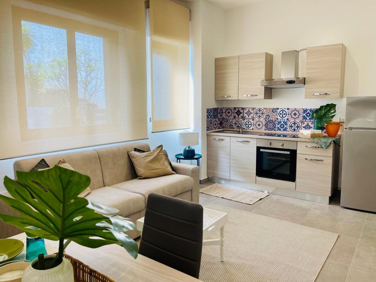 Apartament On The Sea And With Swimming Pool Taormina Exteriör bild
